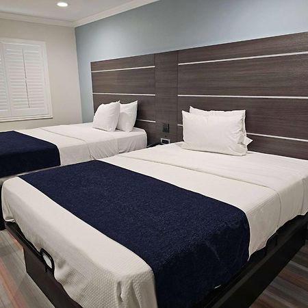 Travelodge Inn & Suites By Wyndham Fullerton Exterior foto