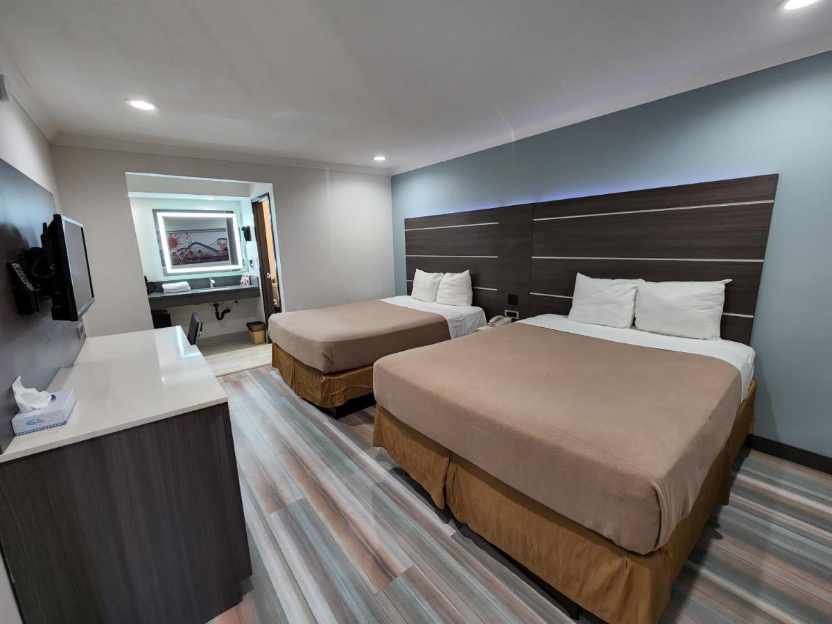 Travelodge Inn & Suites By Wyndham Fullerton Exterior foto