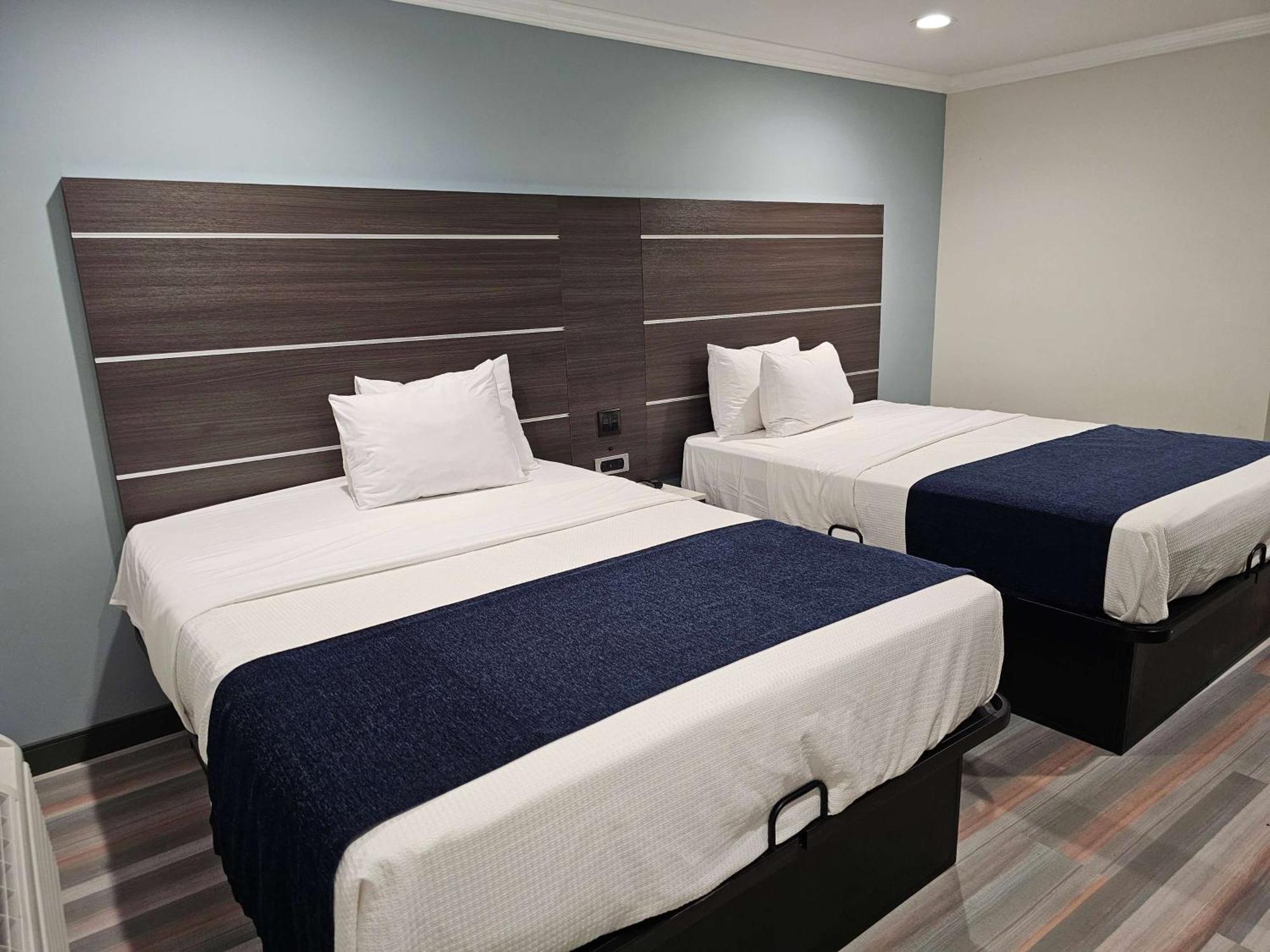 Travelodge Inn & Suites By Wyndham Fullerton Exterior foto