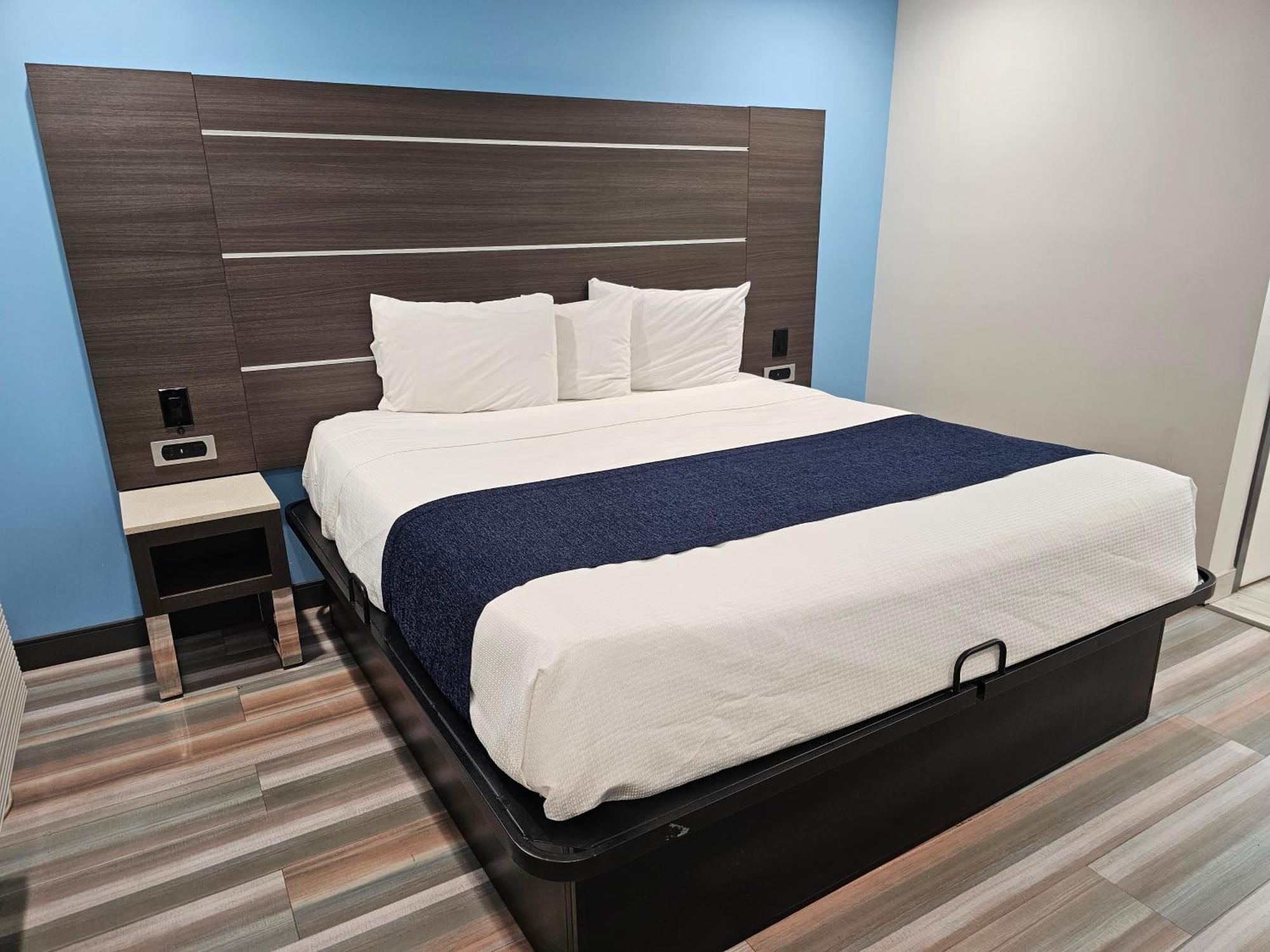 Travelodge Inn & Suites By Wyndham Fullerton Exterior foto