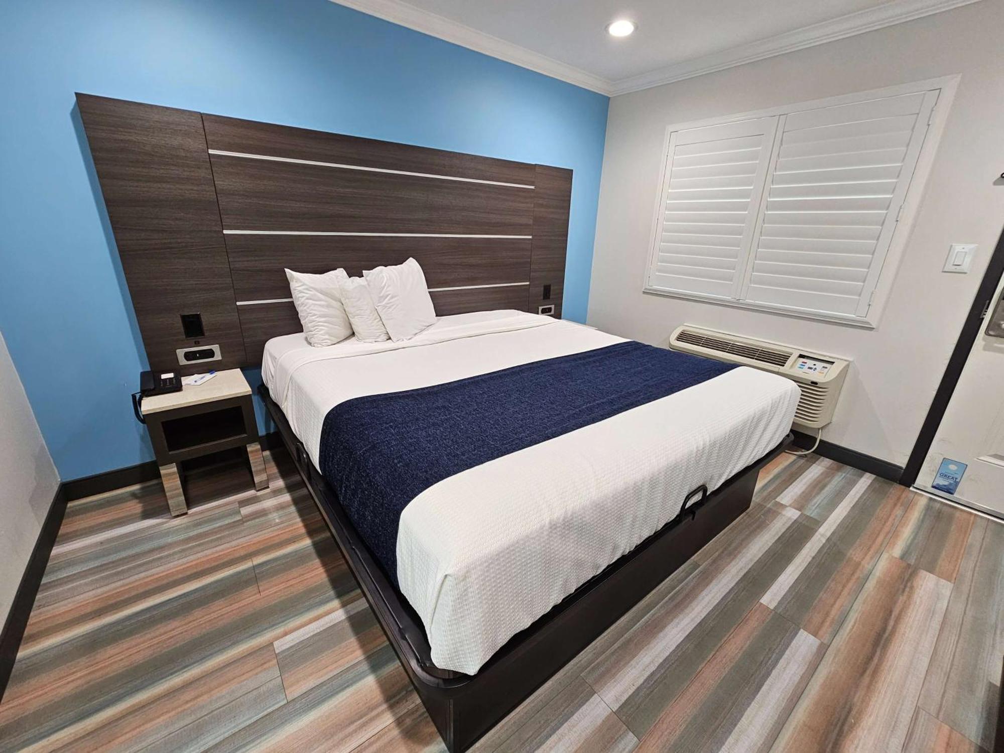 Travelodge Inn & Suites By Wyndham Fullerton Exterior foto