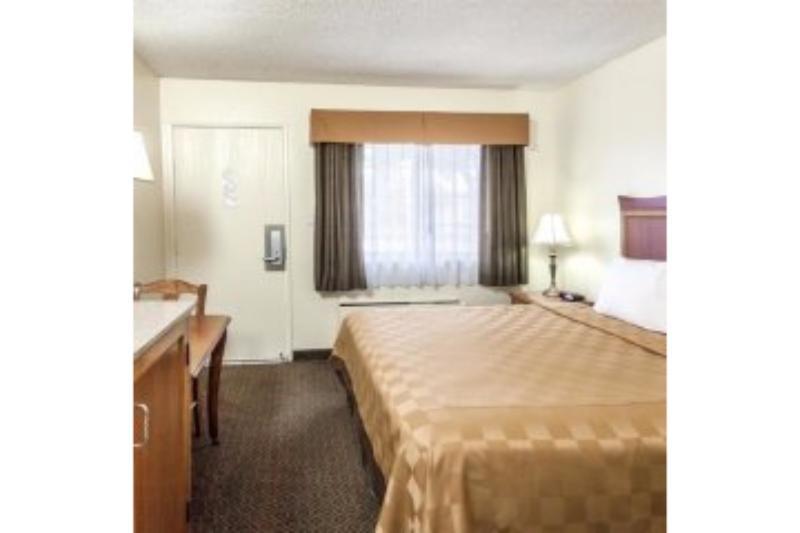 Travelodge Inn & Suites By Wyndham Fullerton Exterior foto